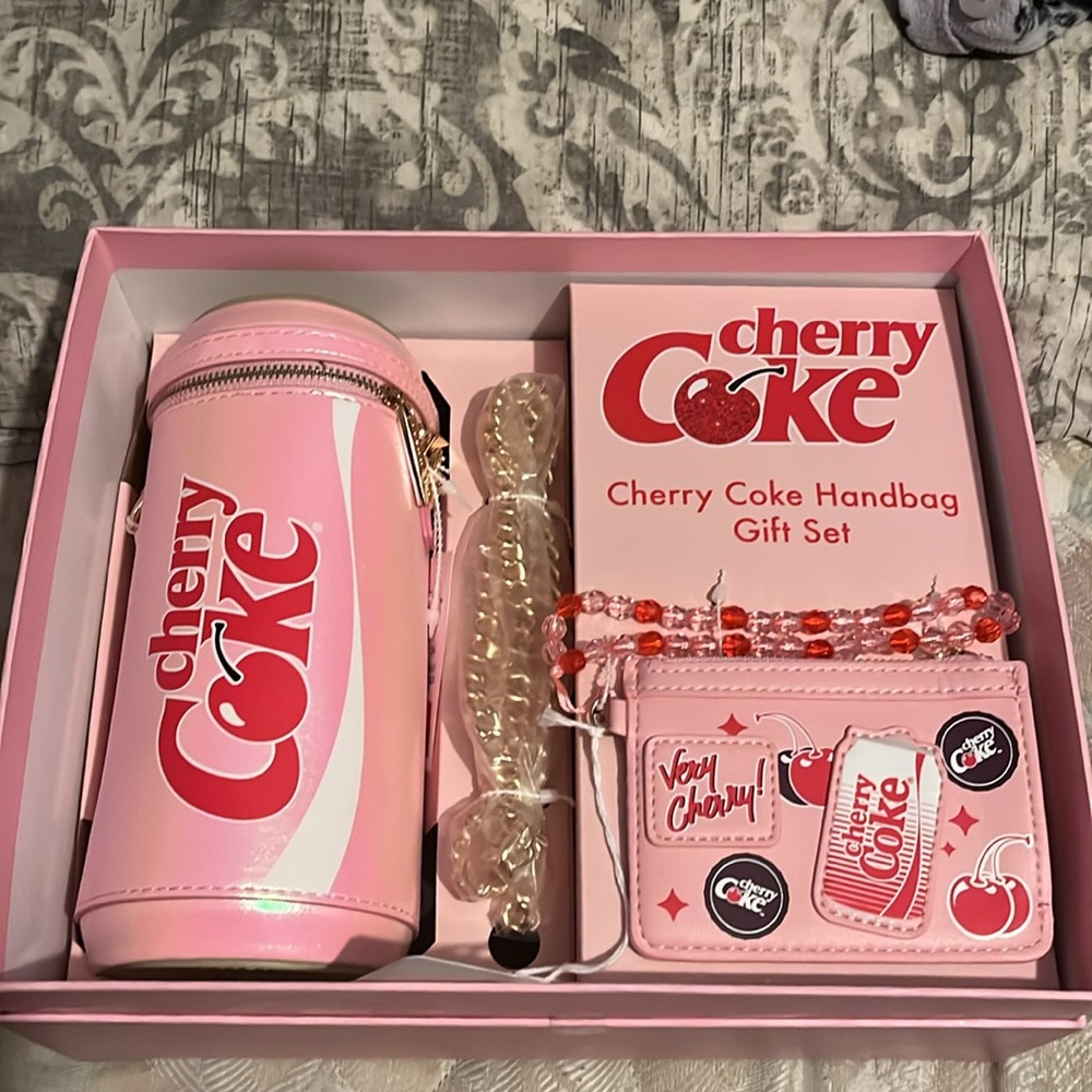 🍒Cherry Coke Handbag Gift Set🥤 - Picture 1 of 5